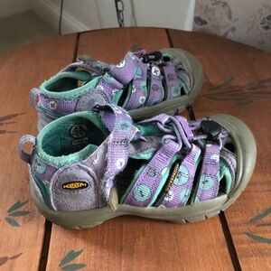 Keen Toddler Girl sz 10 waterproof Shoes sandals